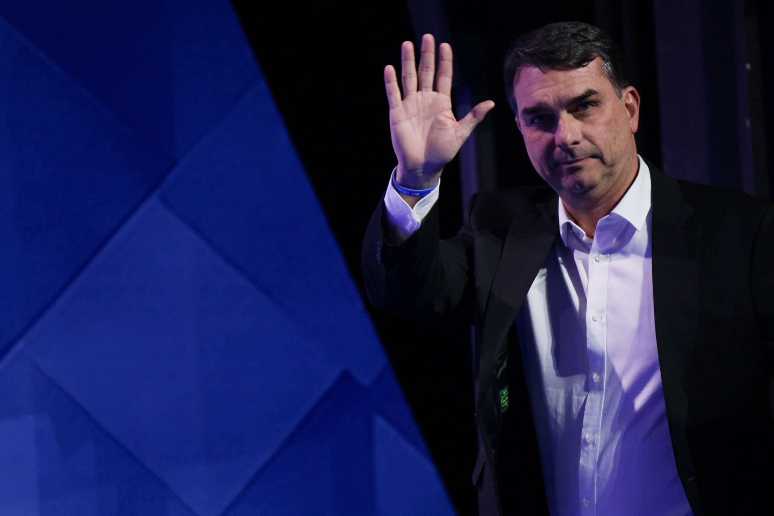 Aliados temem prisão de Flávio Bolsonaro por ordem do STF