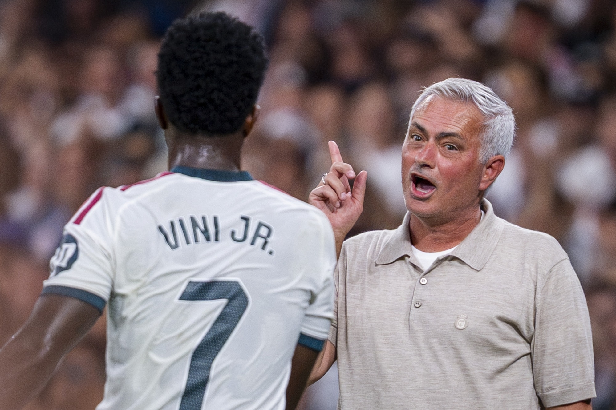 Vini Jr. é criticado por jornal espanhol: "Chega ao fundo do poço"