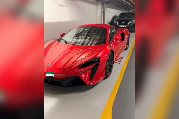 Ex-sócio da Naskar compra carro de luxo em Dubai