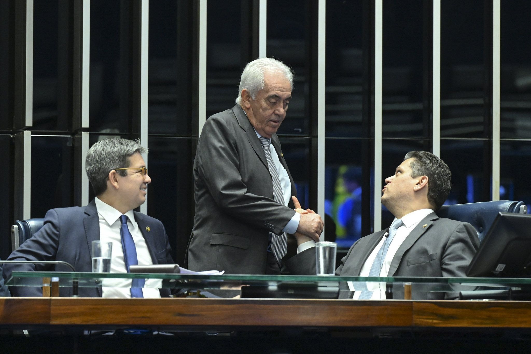 Saiba por que Davi Alcolumbre retirou PEC da Segurança da pauta
