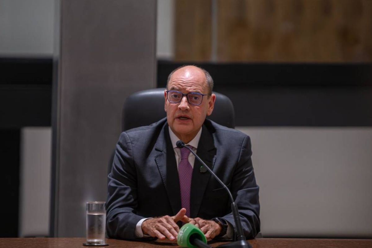 RJ: governador restringe licitações e determina auditoria em contratos